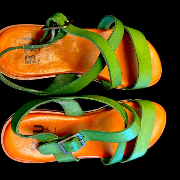 Green leather sandals.size 7 by BTU by Bertuchi. - Picture 1 of 4